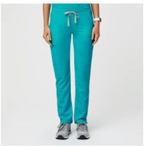 NWT Figs Scrubs YOLA Teal Limited Edition XS Petite